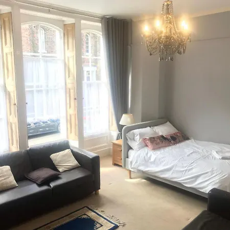 Abbotts Mews Centre *