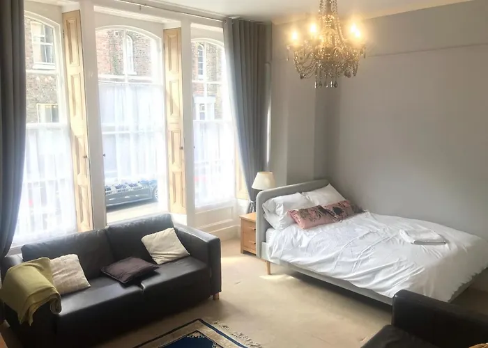 Abbotts Mews Centre *