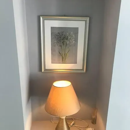 Abbotts Mews Centre Apartment *